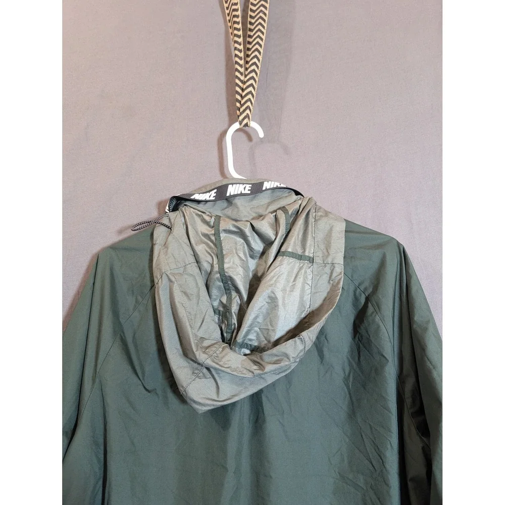 Nike Men Windbreaker Jacket Green‎ Grey Color Block Full Zip Lightweight Size M